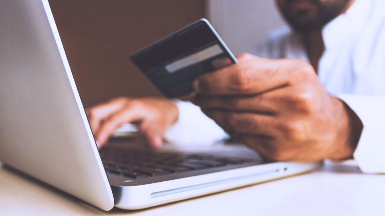 Cómo el benchmarking salarial ayuda a tu empresa a ser competitiva, retener talento y tomar decisiones basadas en datos